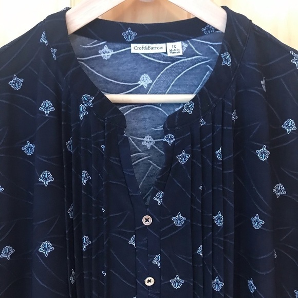 CROFT & Barrow pleated front placket top size 1X - Picture 3 of 7